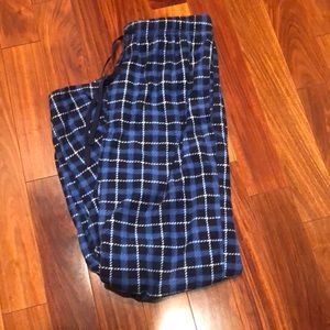 👛 3/$10 or 5/$15 Men’s Blue Plaid Fuzzy Pyjama pant